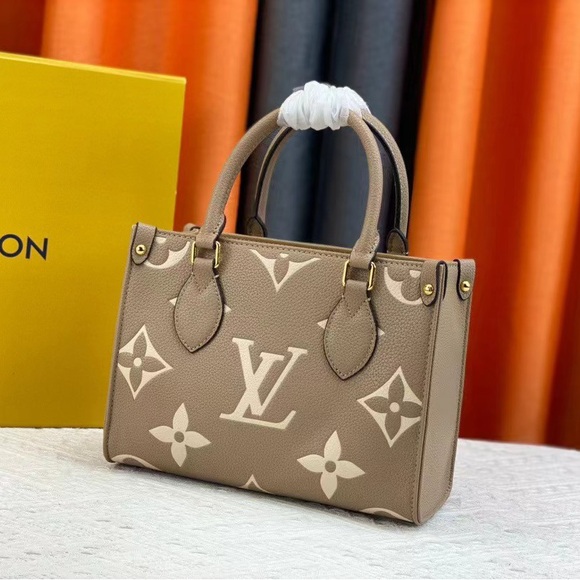 Louis Vuitton Onthego MM Empreinte Tote Bag - Picture 2 of 9